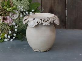 1 Chic Antique Chic Antique Vas med spetskant H13 / Ø14 cm creme